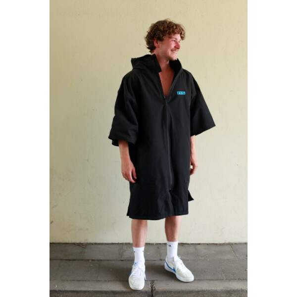 Shelter All Weather Poncho - black